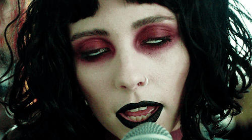 Pale Waves (Heather Baron-Gracie)